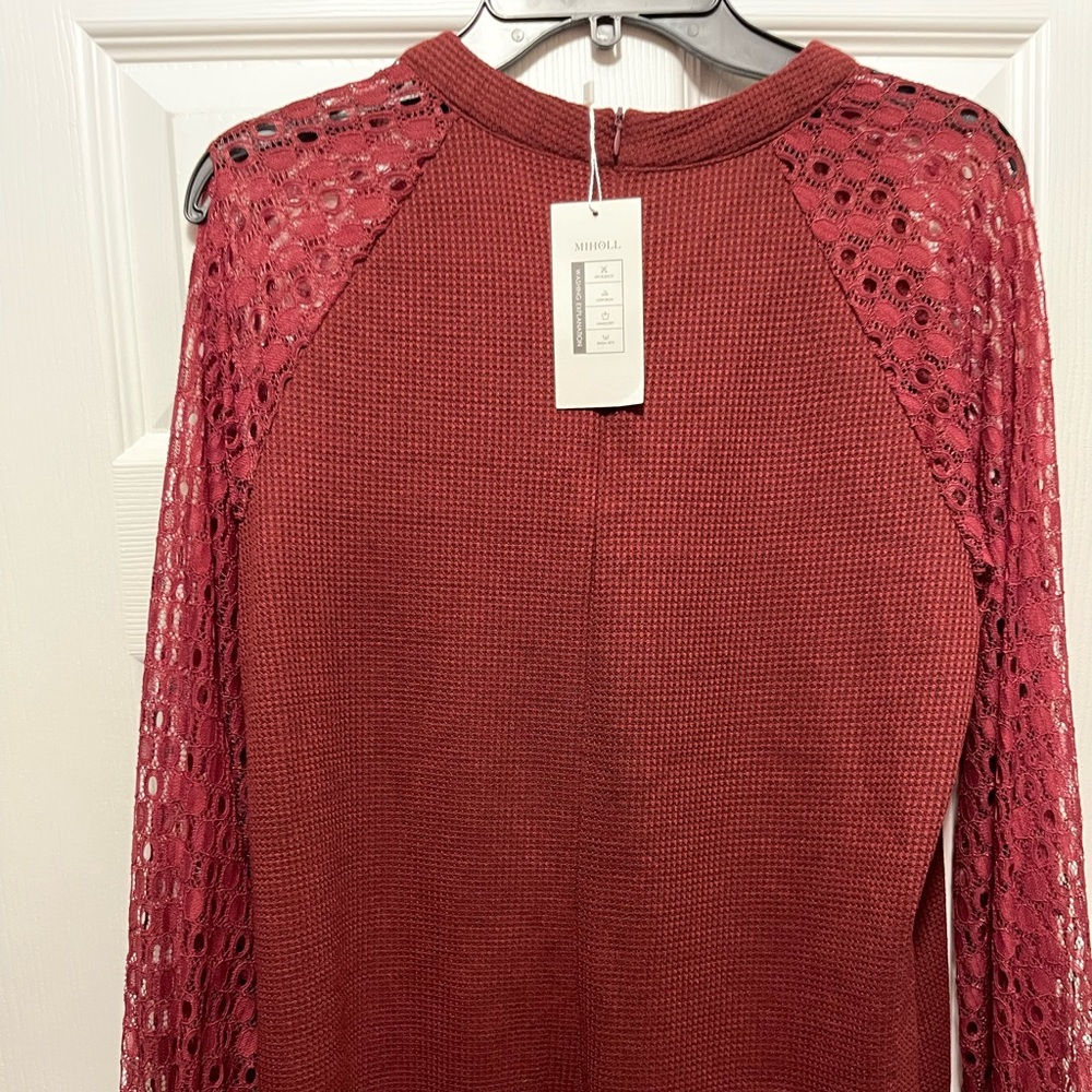 Maroon blouse with lace sleeves